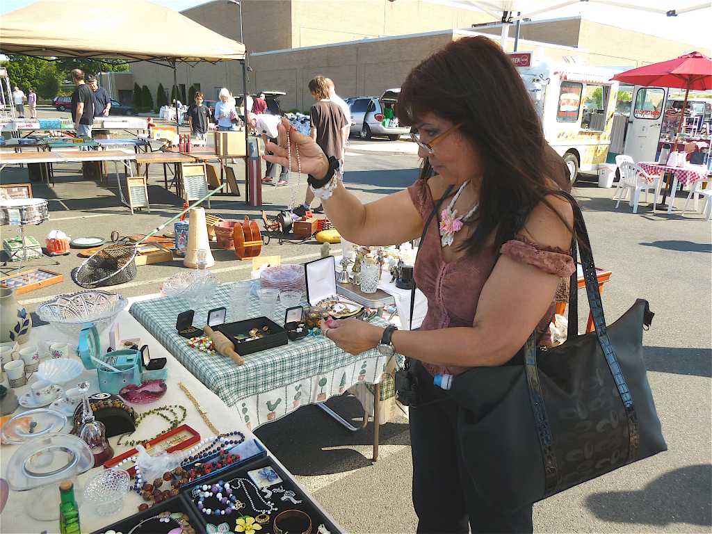 Sunday morning buzz Flea market at Fairfield Warde Fairfield Citizen