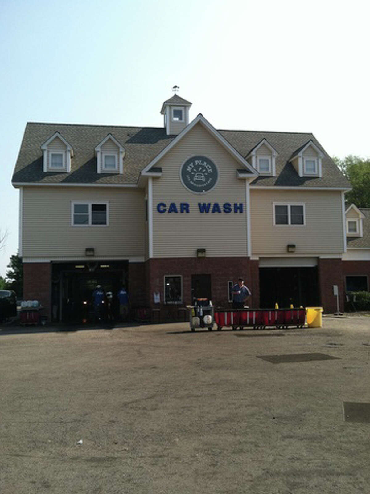 Police catch barefooted stabbing suspect after lengthy search