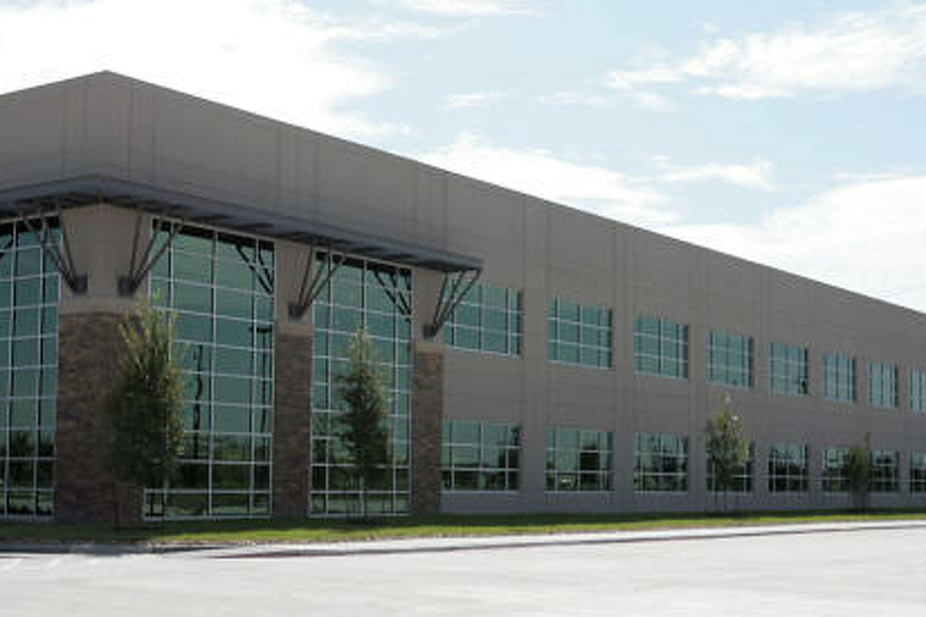 Men's Wearhouse to move from warehouse