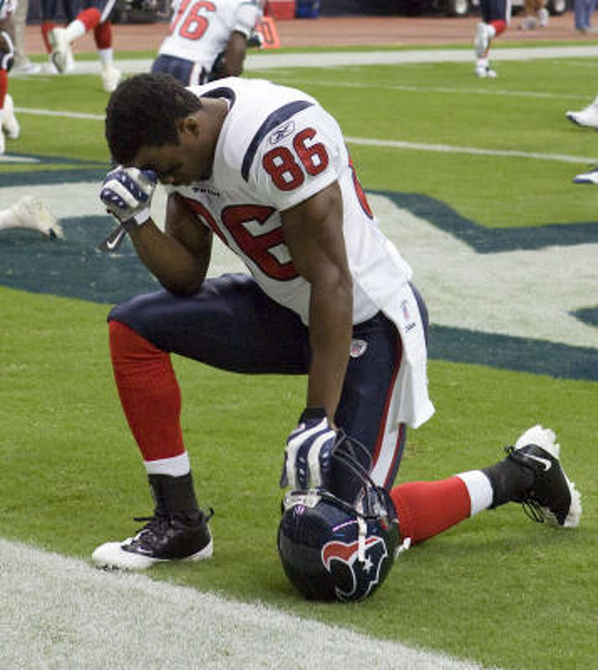 Texans wide receiver Harry Williams was injured and carted off with a brace on his neck during the first half of the team's third preseason game against the Dallas Cowboys.