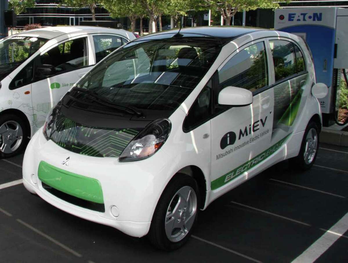 San Antonio seeks to amp up use of tiny electric cars
