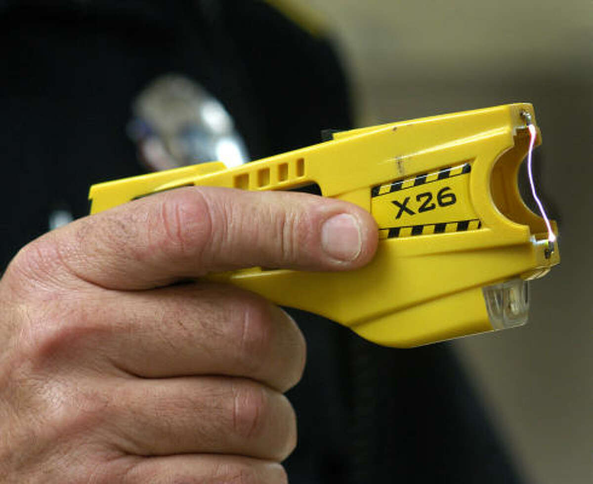 Man dies days after Houston police use Taser; wife has questions