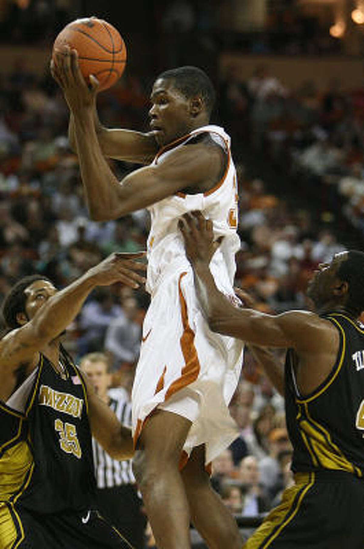 Kevin Durant donates $3 million to University of Texas