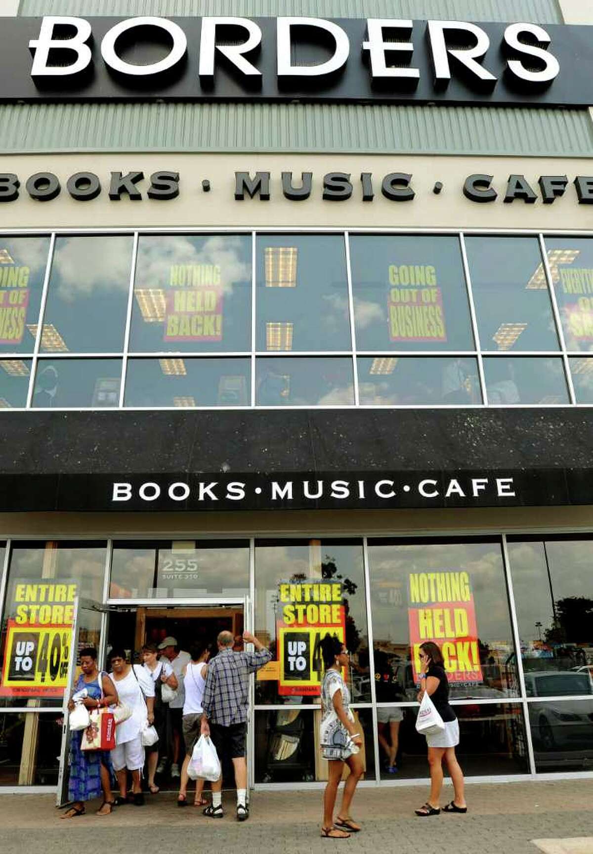 An upbeat snippet for Borders store