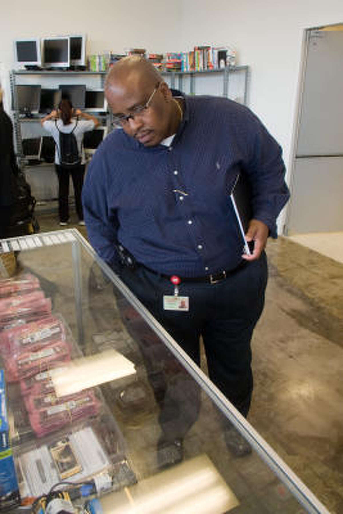 Free computer recycling program benefits Goodwill