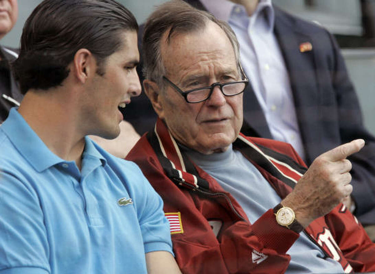 David Carr (with former U.S. President George H. W. Bush at a recent Astros game) said the talent of the Panthers is "something that I haven't been around."