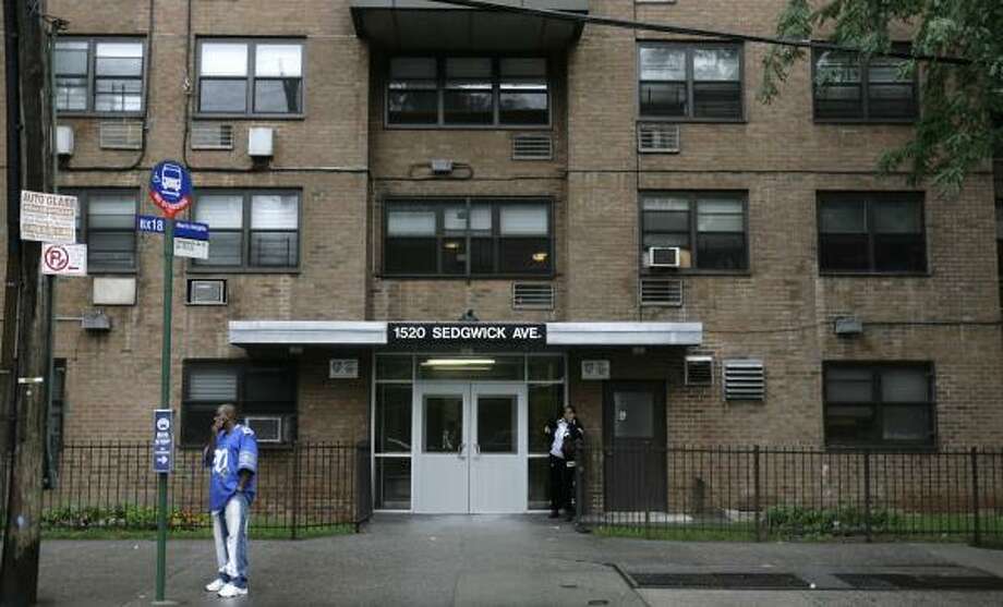 Bronx Building Is Ground Zero For Hip Hop Houston Chronicle This Building At 1520 Sedgwick In The Bronx N Y Is Where Hip Hop