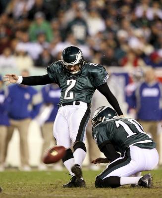 Jeremy Shockey of the New York Giants gets hit by Brian Dawkins and News  Photo - Getty Images