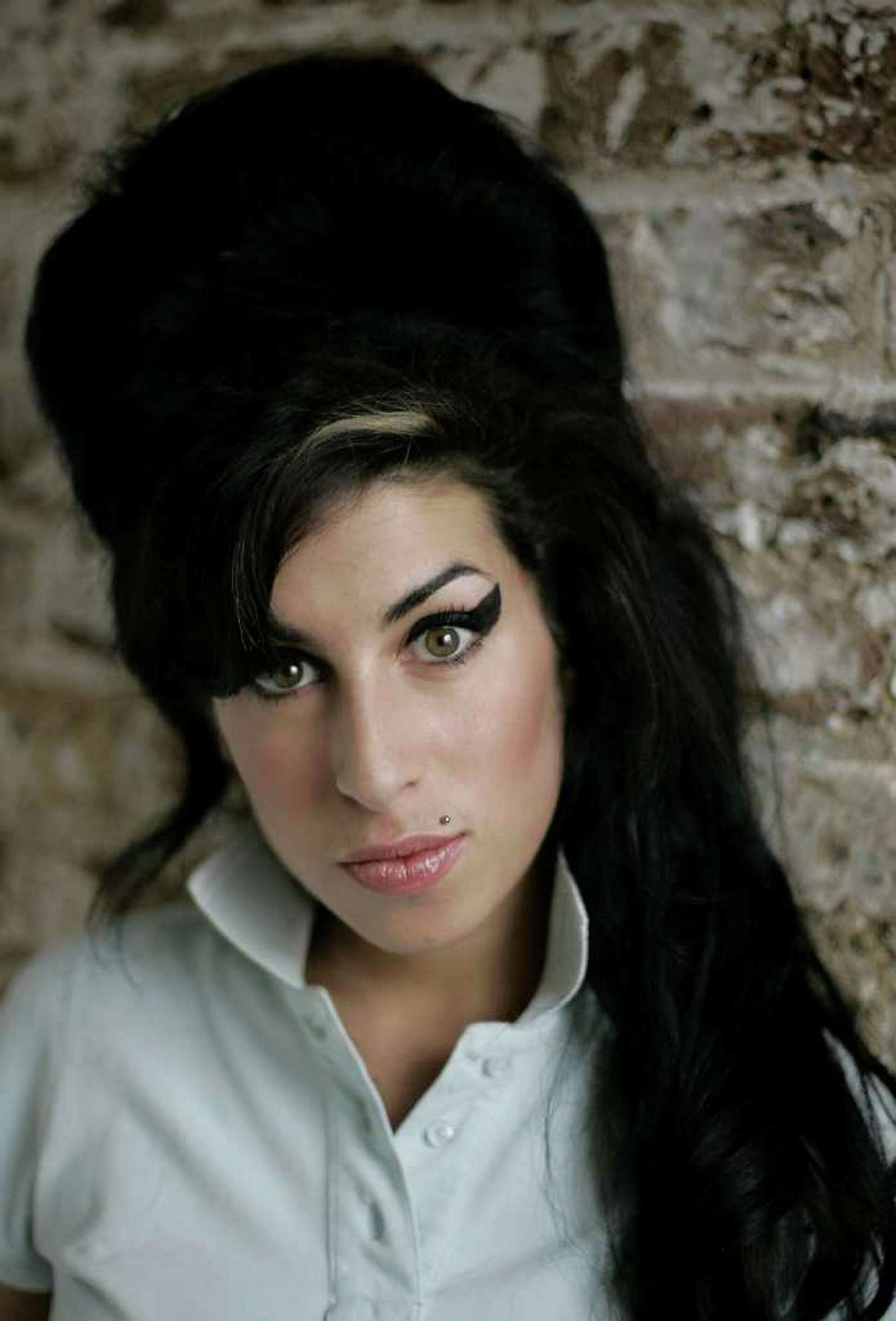 Troubled diva Amy Winehouse dead at 27