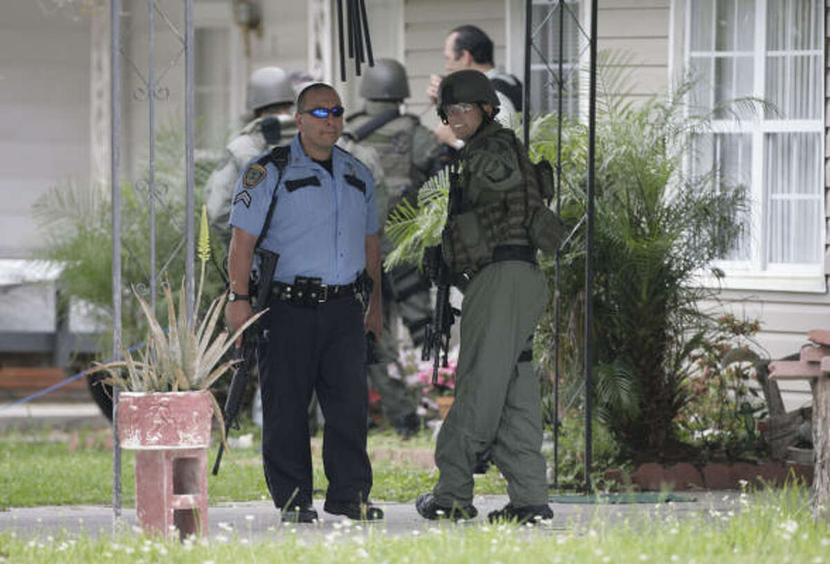 Arrest made after SWAT standoff in SE Houston