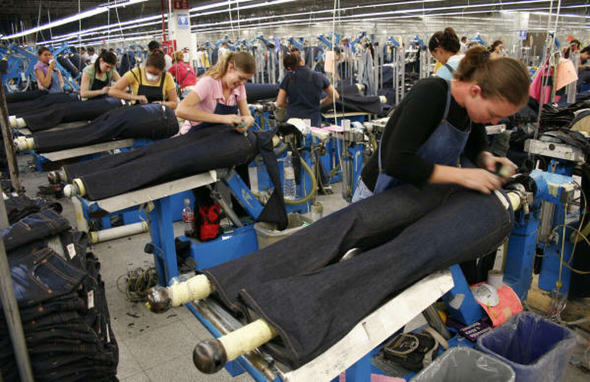 Apparel manufacturing jobs declining in Mexico