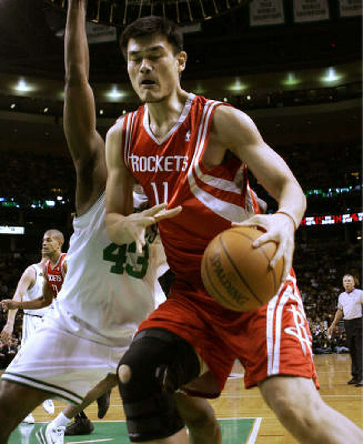 Yao Ming scored 11 points in 19 minutes in his second game since returning from a broken leg.