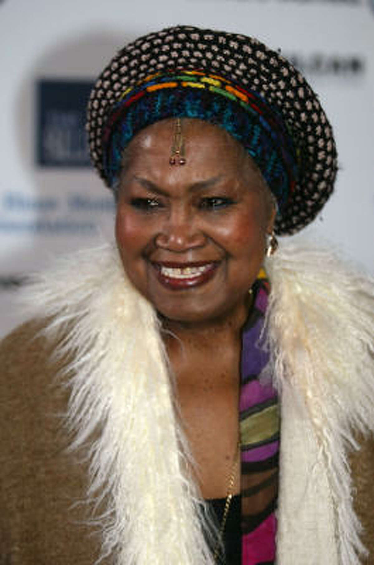 Folk, blues singer Odetta Holmes dies at 77