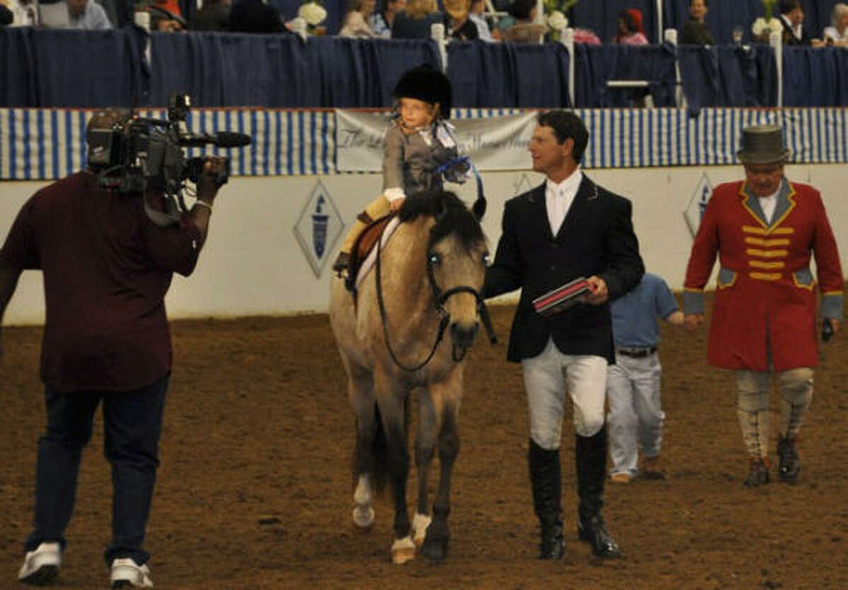 Hodge Youngest rider wins at Pin Oak horse show