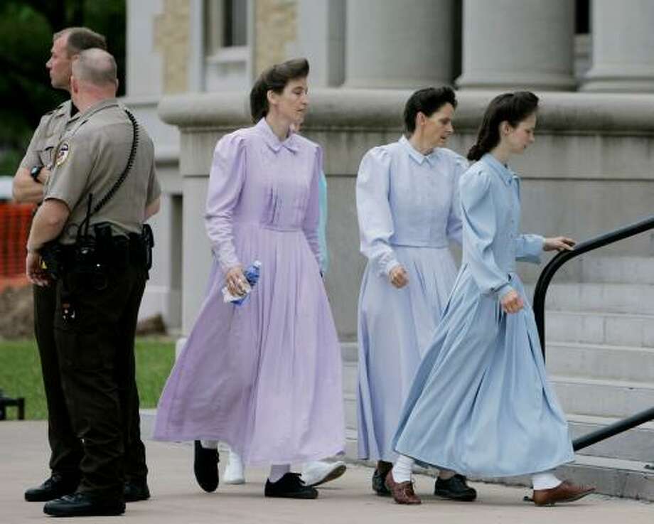 Ahead Of Custody Hearing Texas Polygamist Sect Opens Doors Houston Chronicle 0159