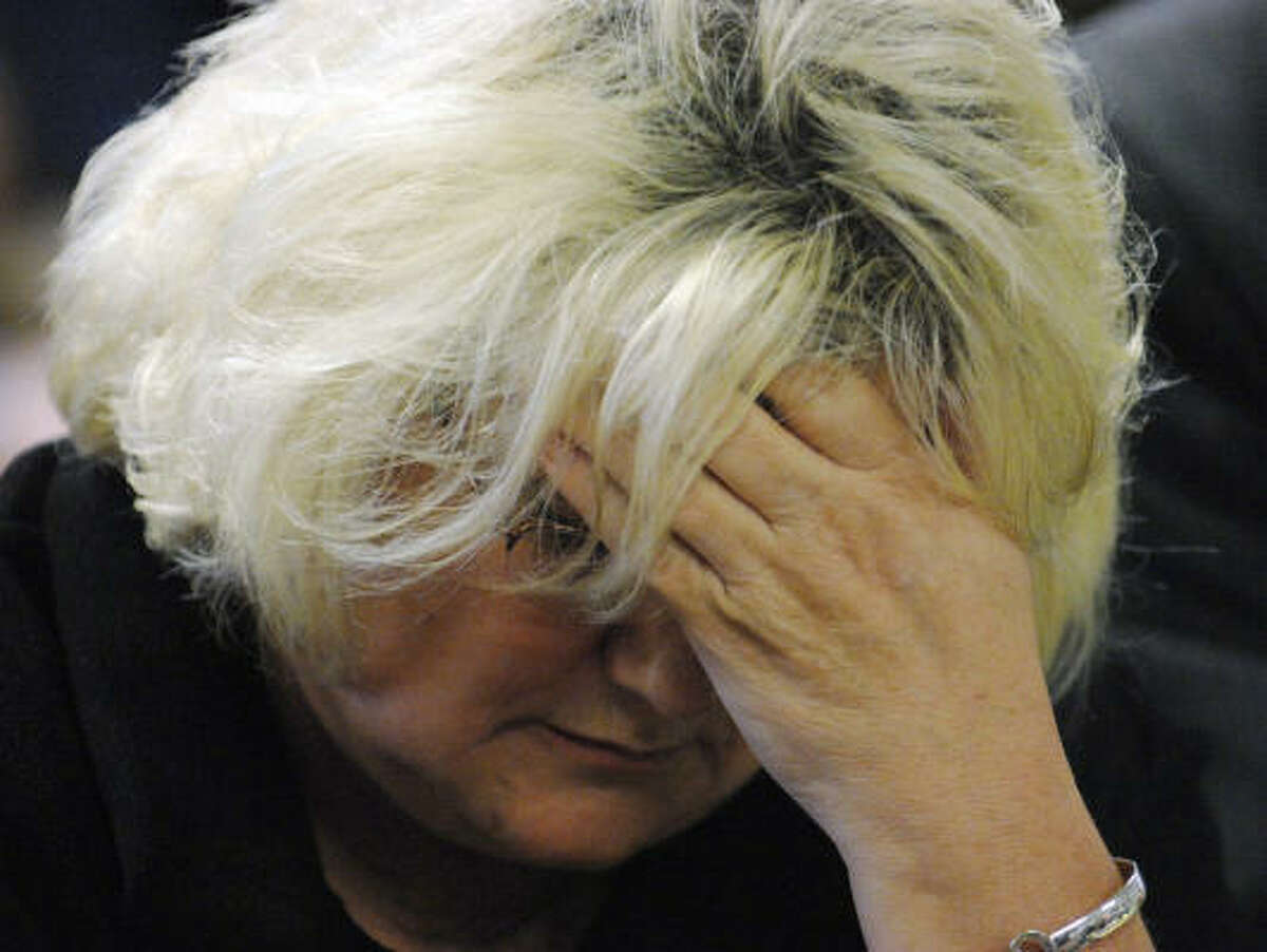 Vergie Arthur, the mother of Anna Nicole Smith, reacts to hearing the county medical examiner describe some of the work he had done on Smith's body during legal arguments at the Broward County Circuit court in Fort Lauderdale, Florida Thursday.