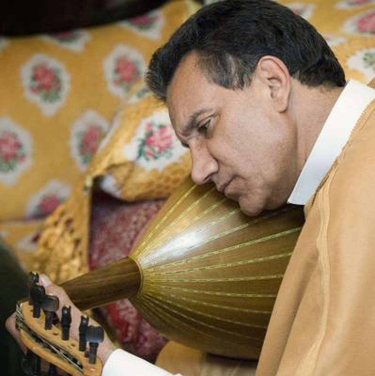 Haj Youness will perform with a group of world musicians who up to now have collaborated only via the Web.