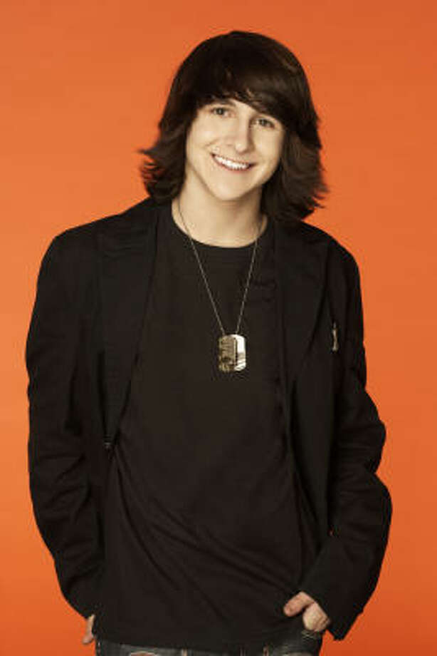 Mitchel Musso Takes Center Stage On Turkey Day Houston Chronicle