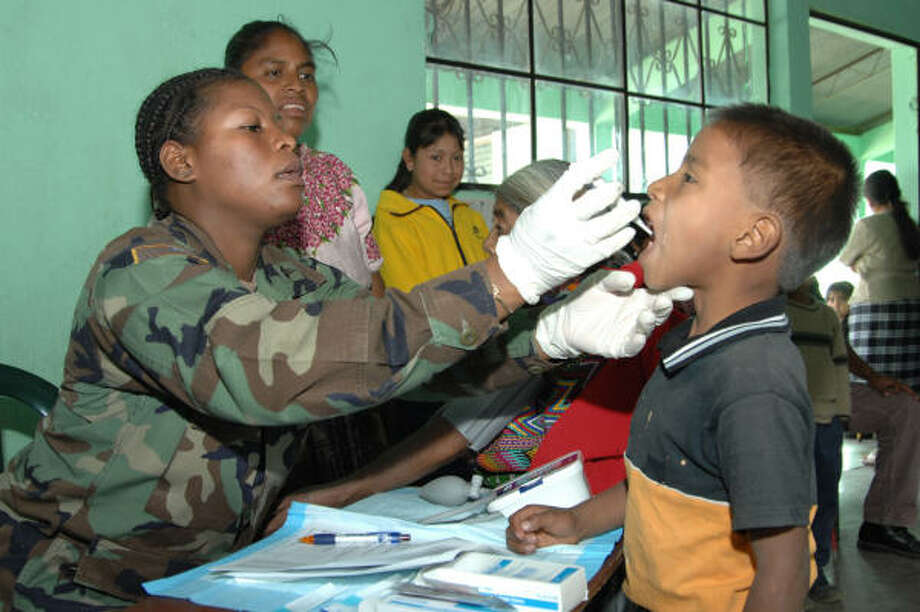 military offers nurses nursing students career advancement military nurse