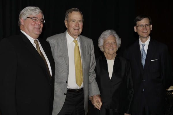Hodge: Dinner raises $1.5 million for charity