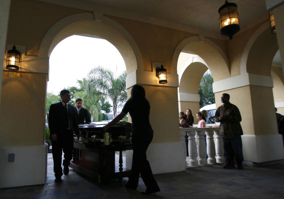 Burial in Mexico proves expensive for many immigrants