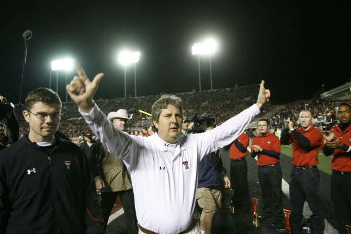 Mike Leach did more with less than anyone during his time at Texas Tech. Imagine what he could do with the talent at Texas, columnist Richard Justice writes.