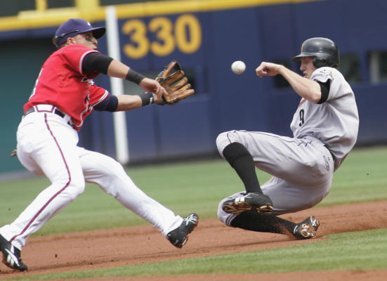 Teixeira's hit in 17th inning lifts Braves past Astros, 7-6