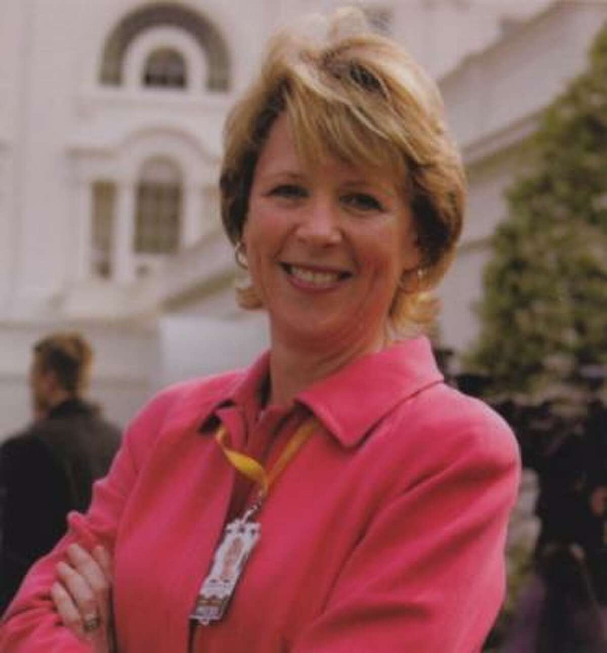 Author Elisabeth Bumiller