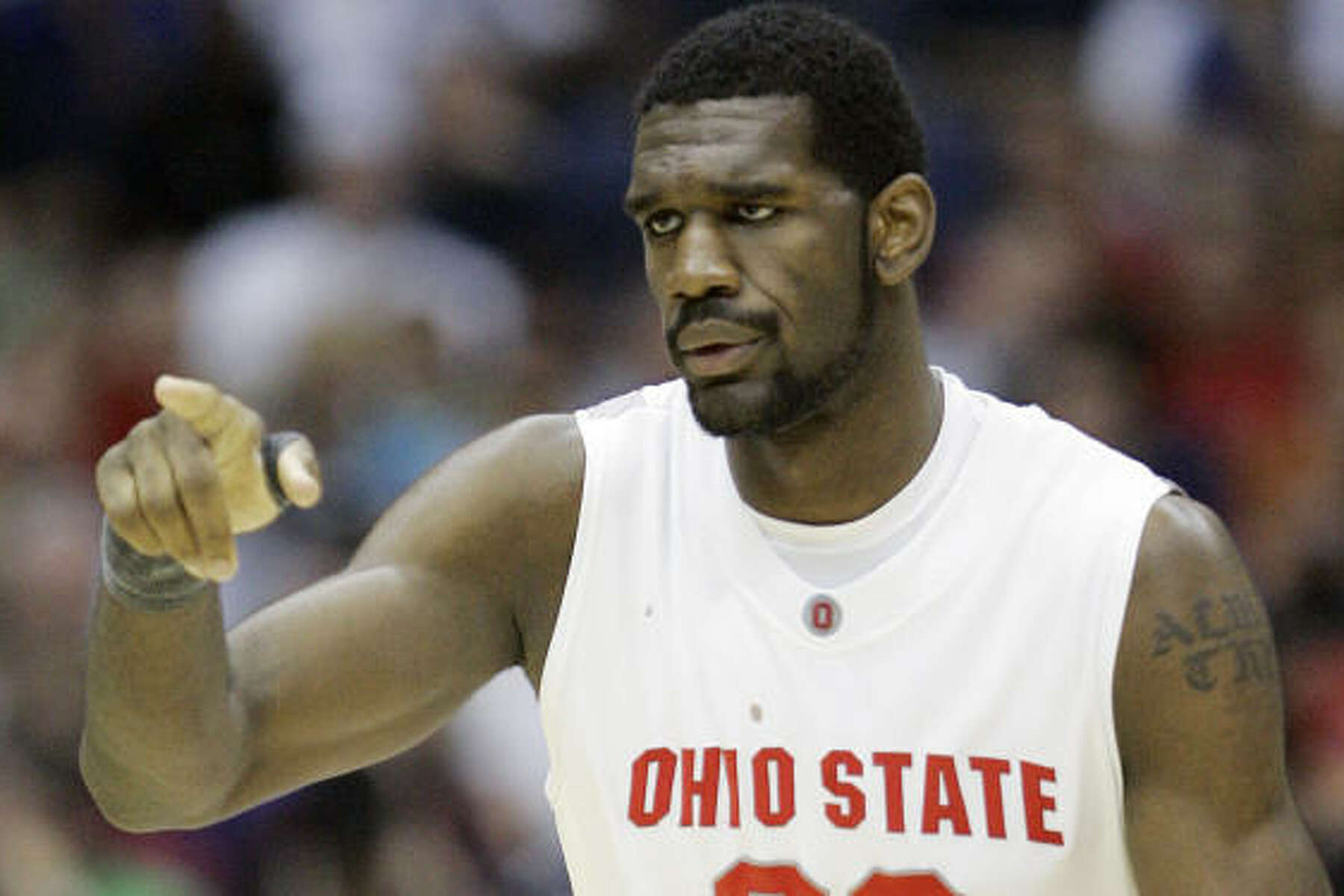 Ohio State standout Oden leaving for NBA draft