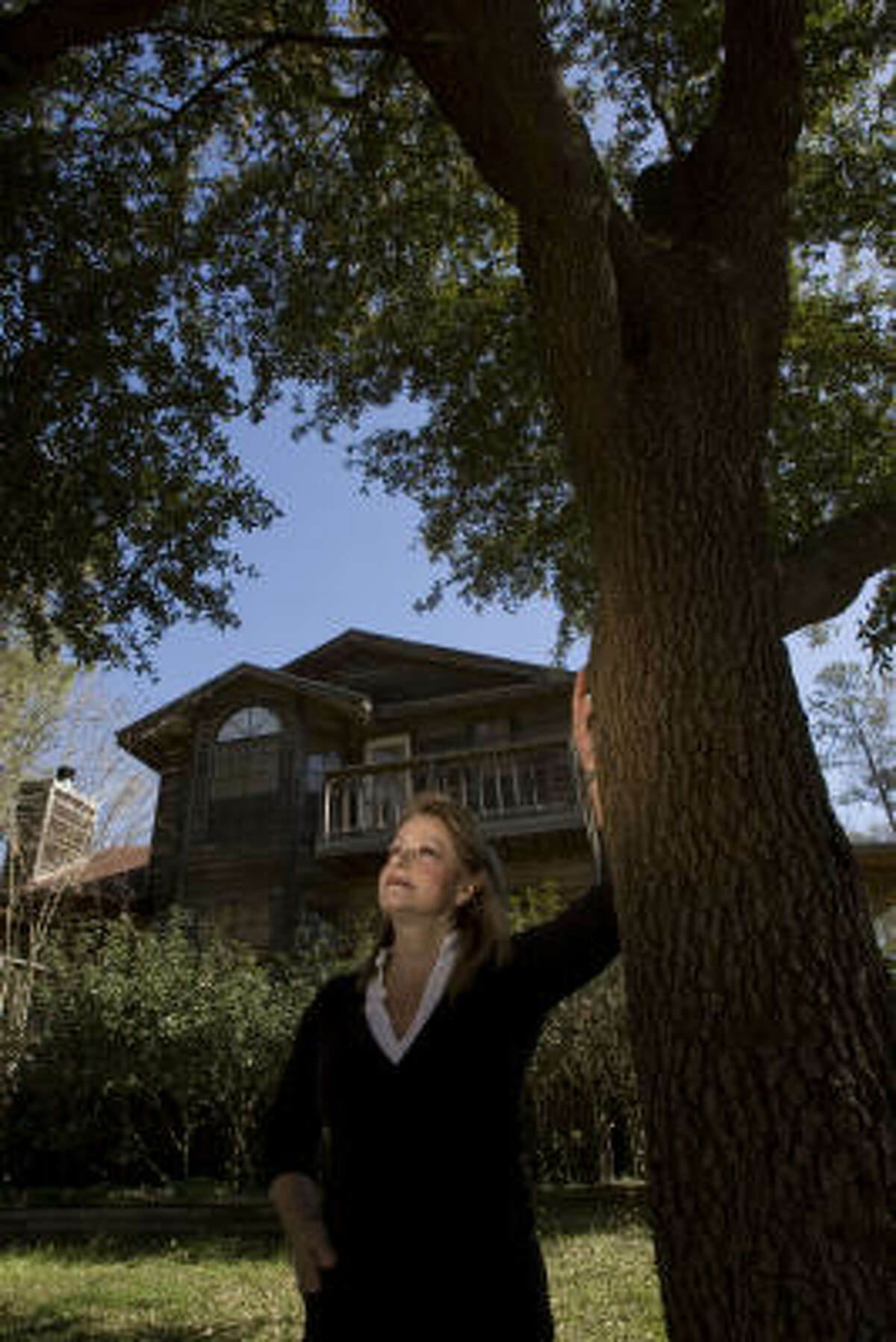 Janice Saunders is moving out of her dream home in Humble and leaving the live oak tree she planted because she says she has grown weary of worrying about flooding.﻿