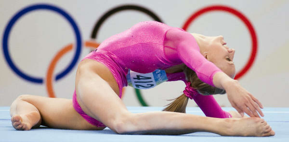 Liukin Wins Gold For U S In Women S Gymnastics
