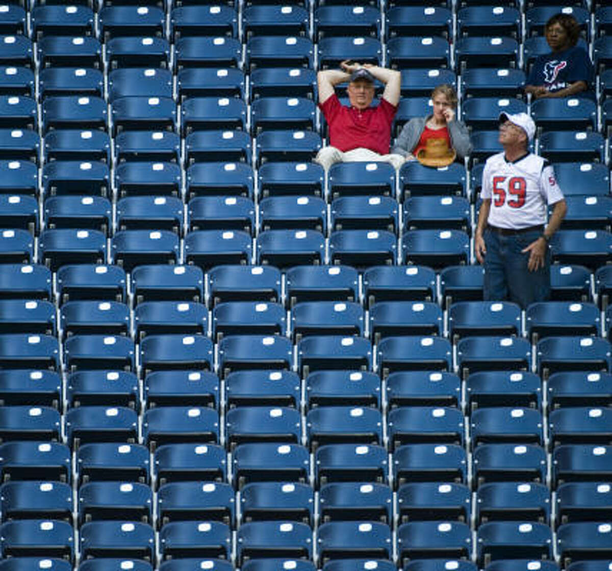A few loyal fans stick it out in the fourth quarter of the loss to the Ravens.