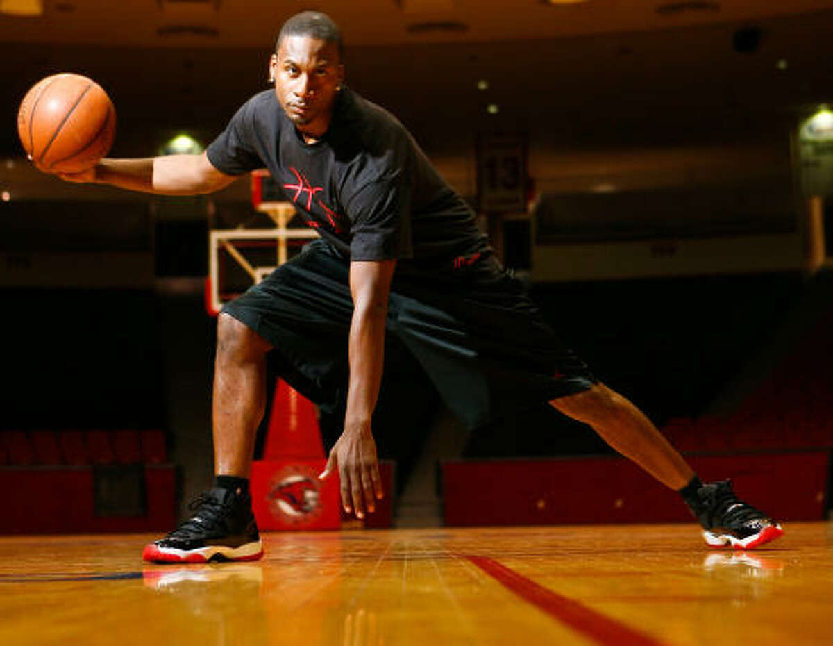 Former Hightower, UH star still chasing NBA dream