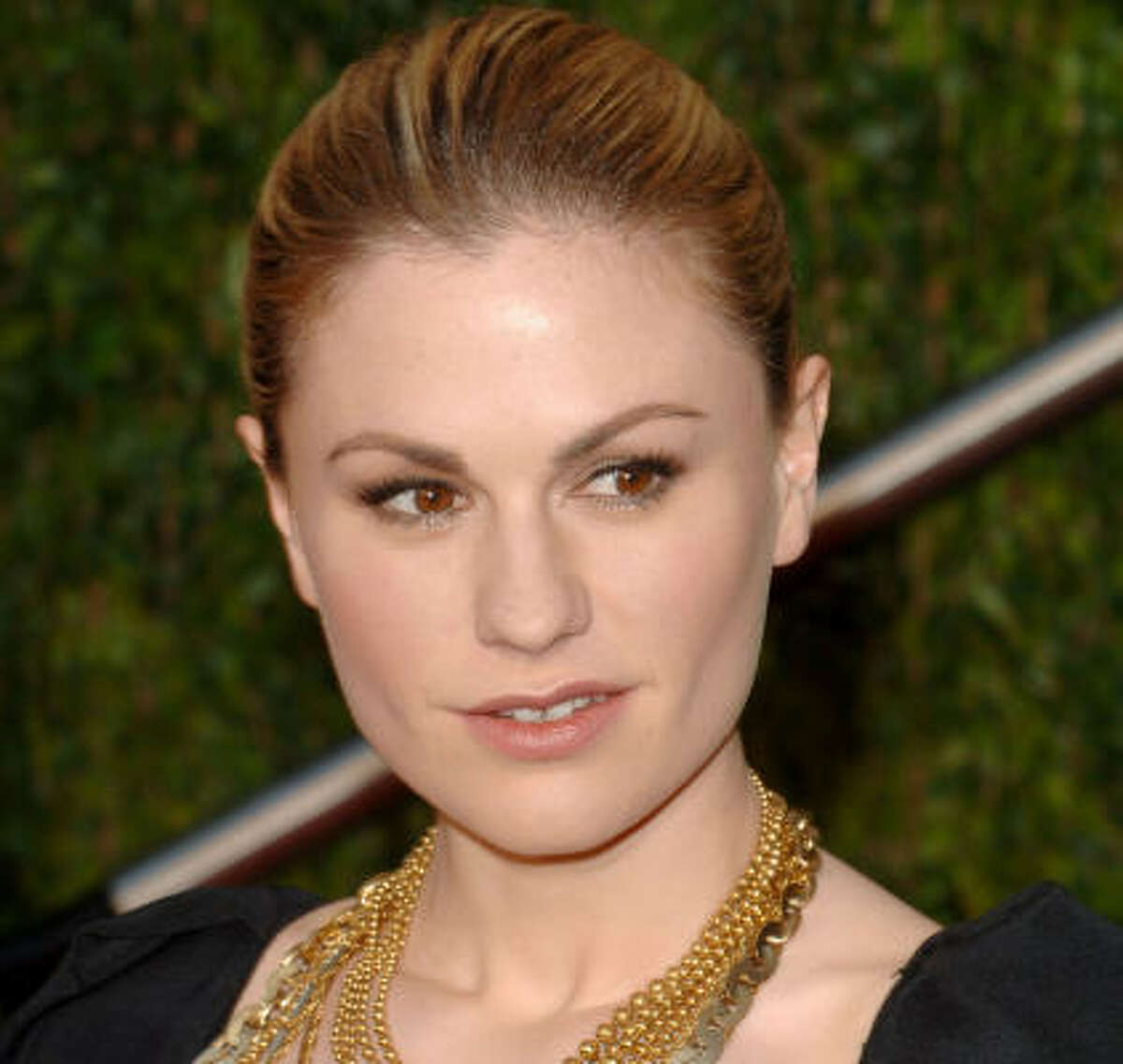 'Out' gay celebrities Keep clicking to learn more about this Oscar winner and others. Anna Paquin : In an ad campaign for Cyndi Lauper's True Colors Fund, which fights for the rights of the GLBT community, Paquin declares, "I'm Anna Paquin. I'm bisexual, and I give a d*mn."