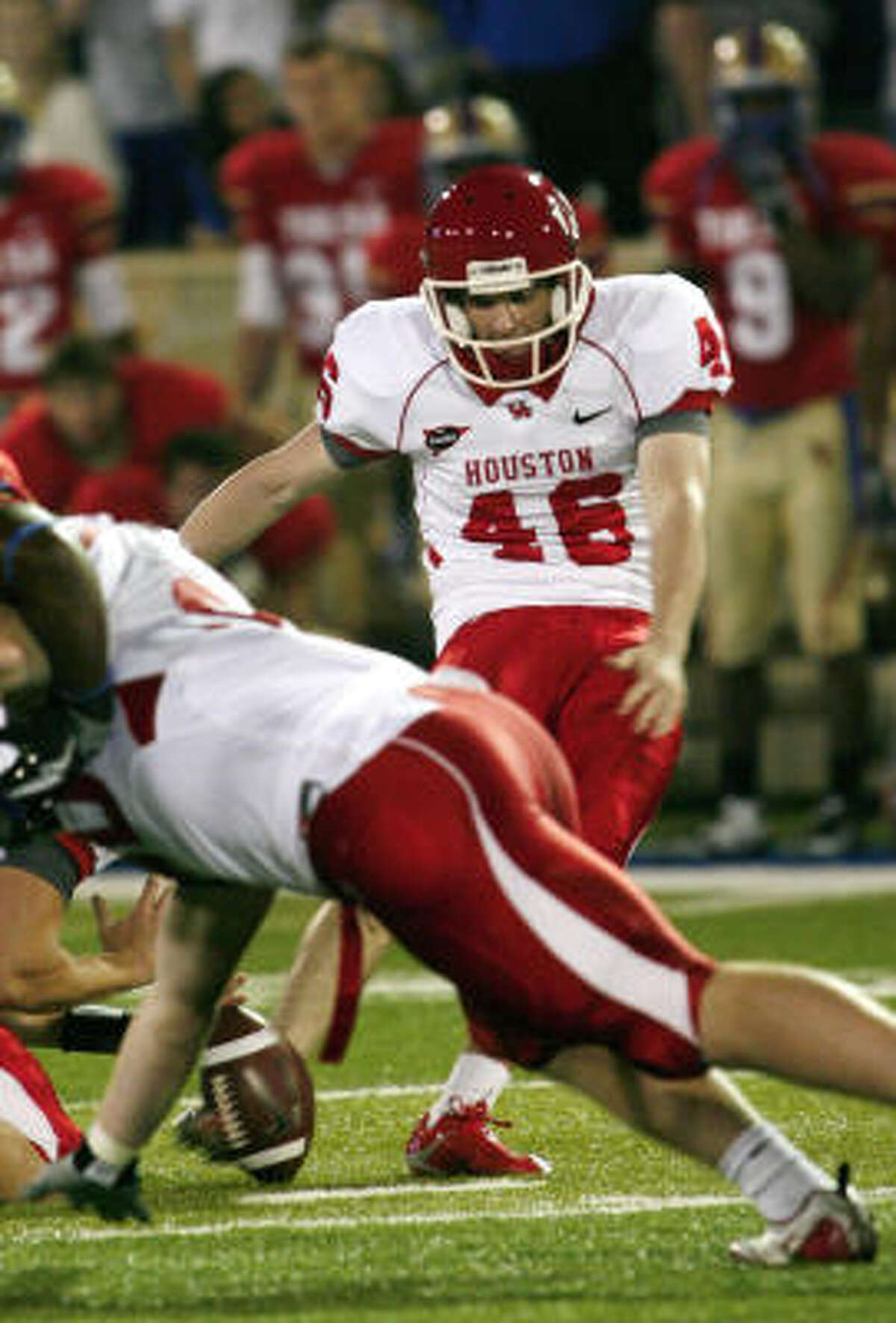 UH has faith in kicker Hogan if showdown with Tulsa is close