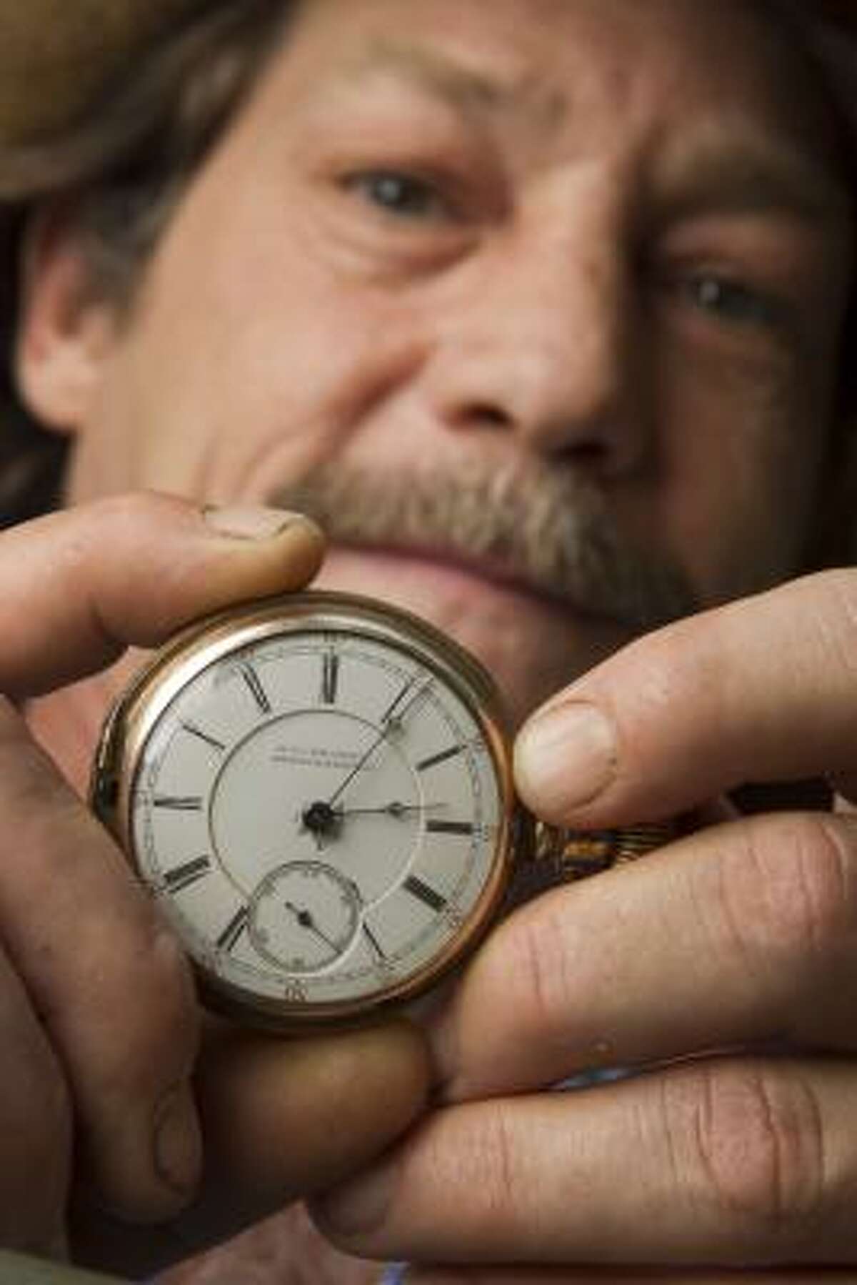 antique watch shop
