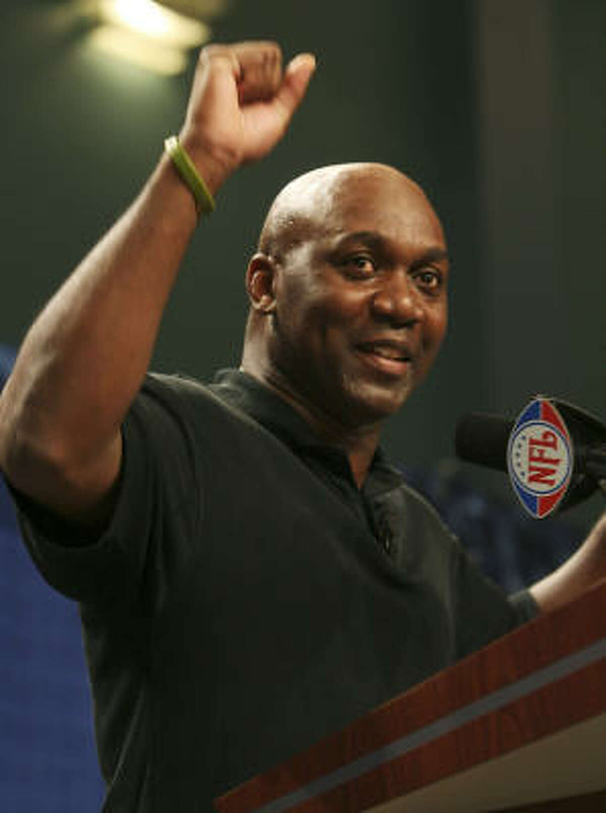 FAMOUS ALUMNI: Willowridge High School graduate Thurman Thomas is shown in 2007 making his acceptance speech during the Super Bowl XLI Pro Football Hall of Fame press conference.