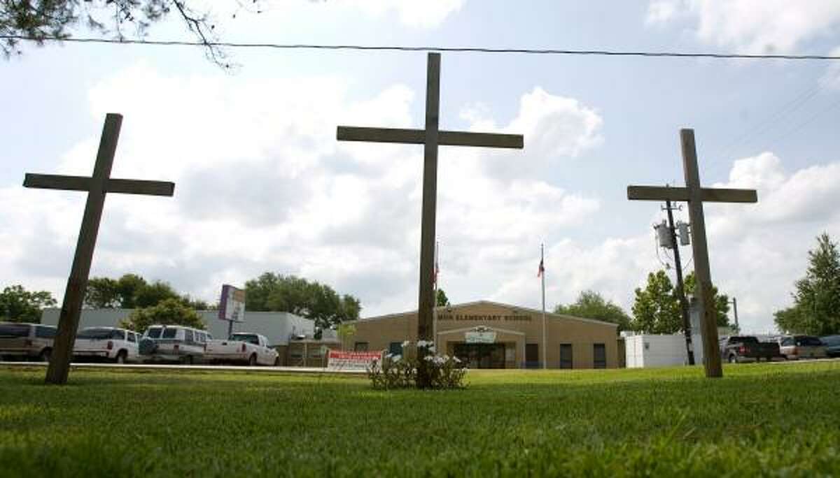 With 125 students, Damon ISD may be too tiny to survive