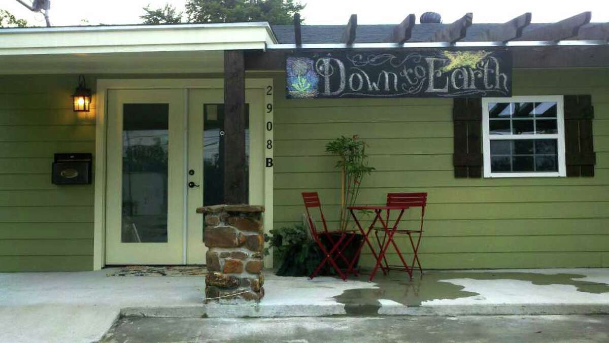 Organic bath products shop coming to Nederland; Willy Burger opens on