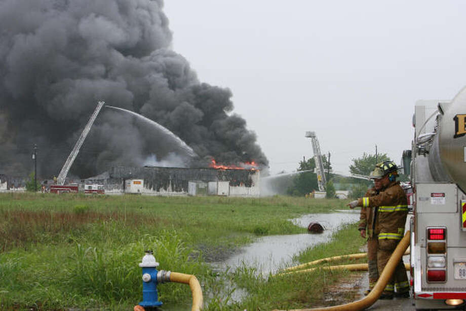 Firefighters battle Pearland warehouse blaze Houston Chronicle