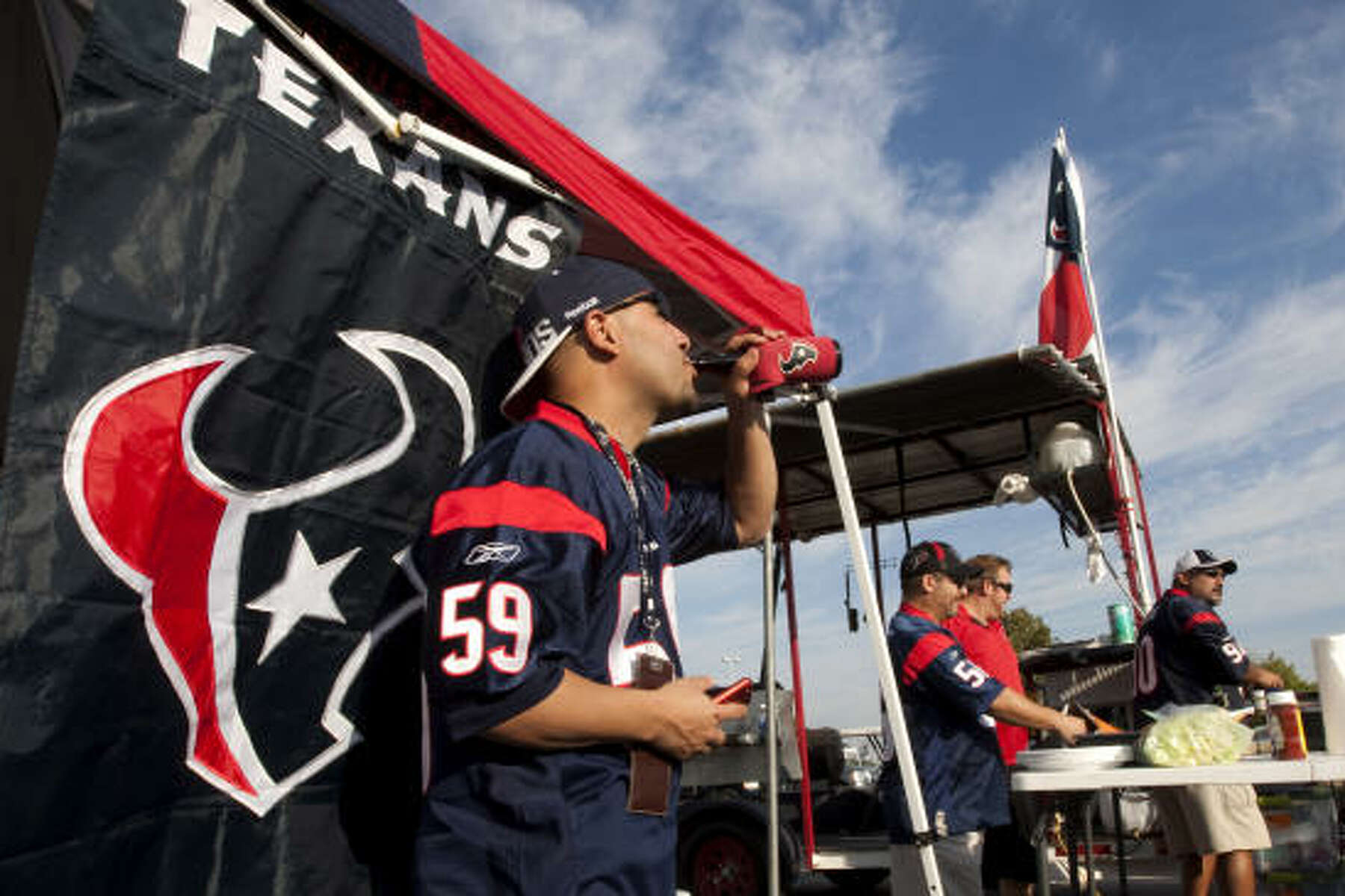 The Best Houston Texans Gear For Tailgating—2021 — Chron Shopping