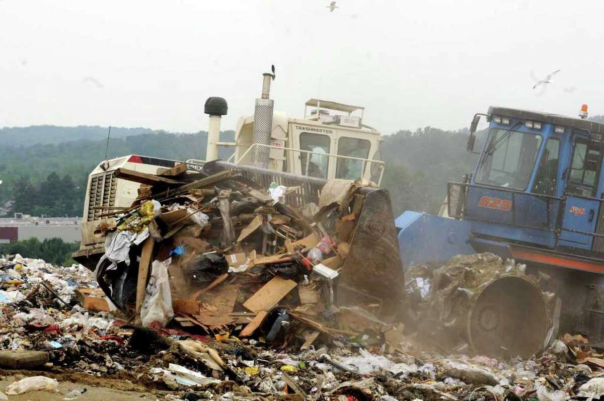 Albany fumes over Colonie landfill deal