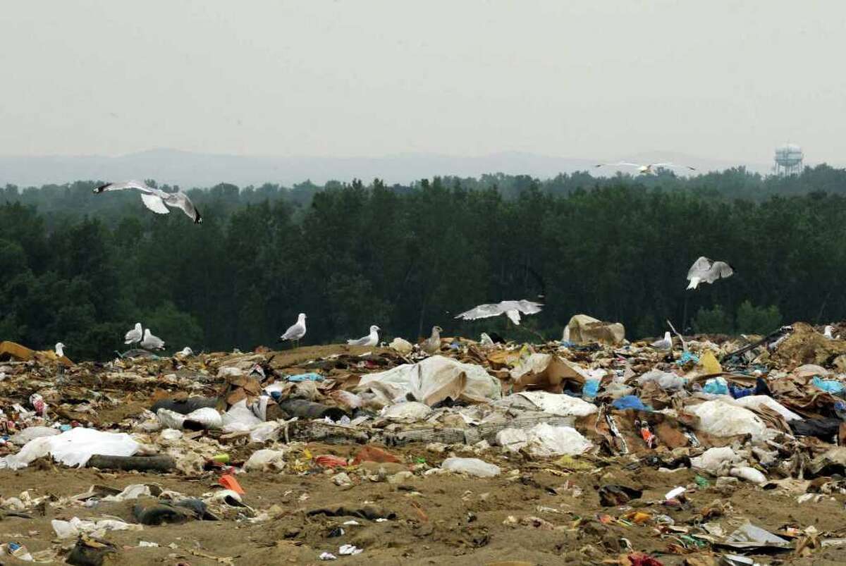 Albany fumes over Colonie landfill deal