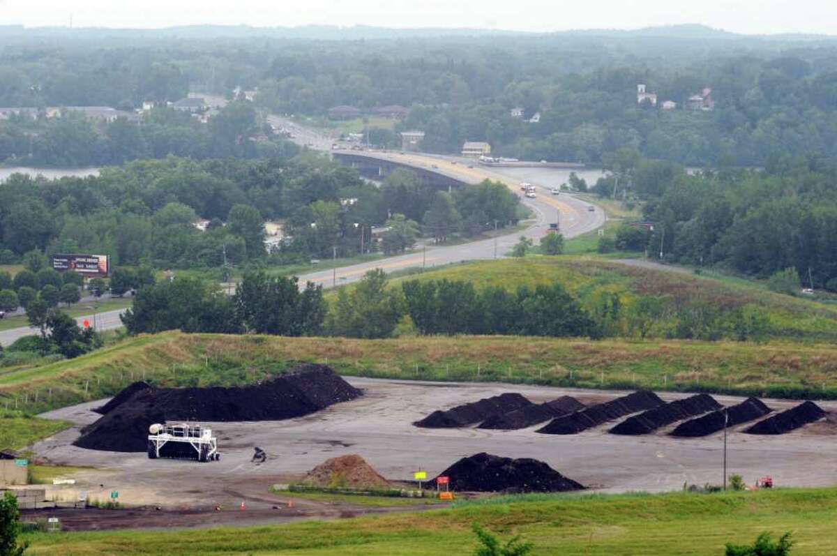 Albany fumes over Colonie landfill deal