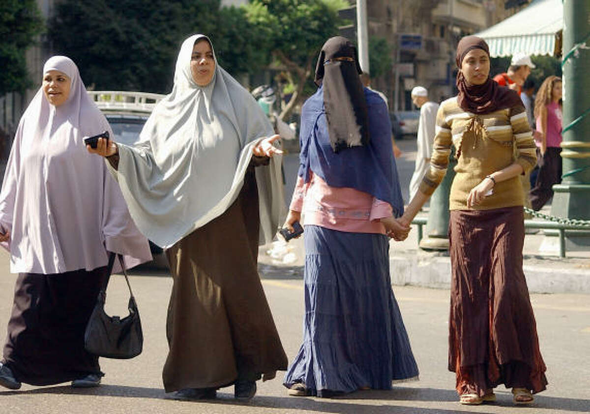 Fully Covering Face Particularly In Egypt Sparks Islamic Debate