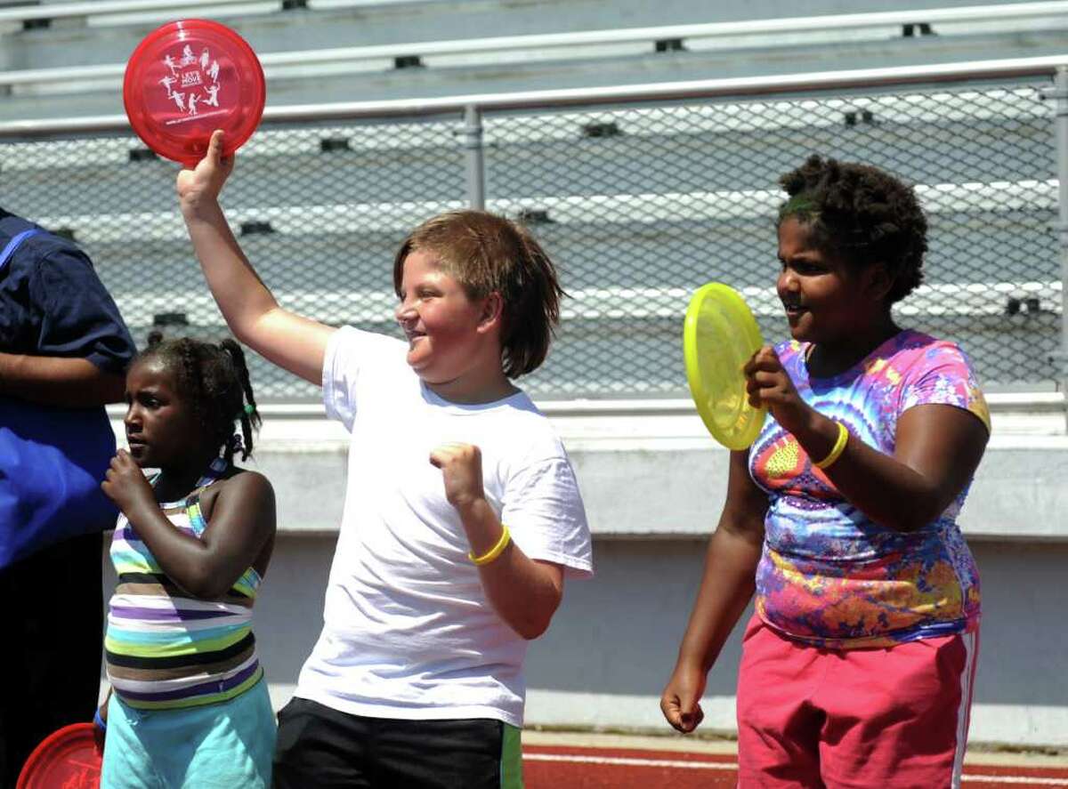 Brigdeport moves, yet, fails to set Frisbee world record