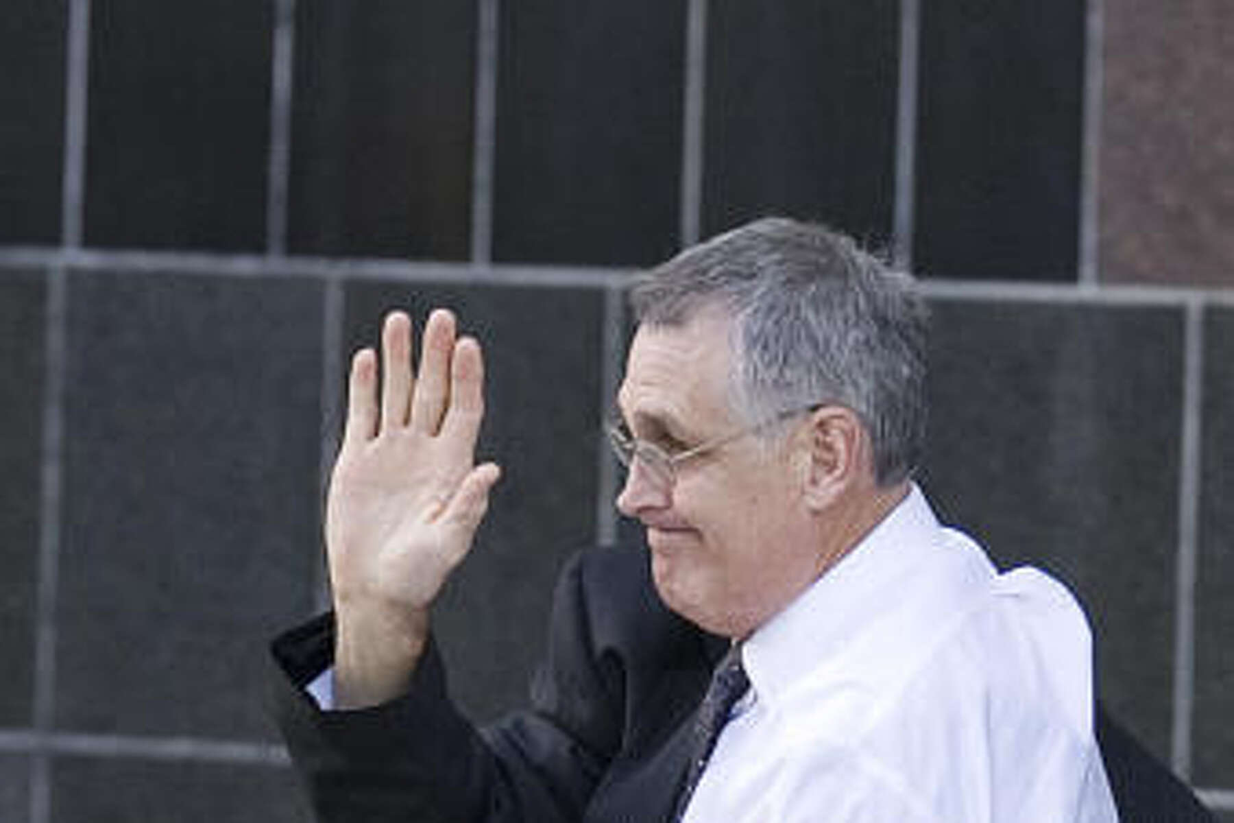 Disgraced judge Kent wants to keep salary to very end