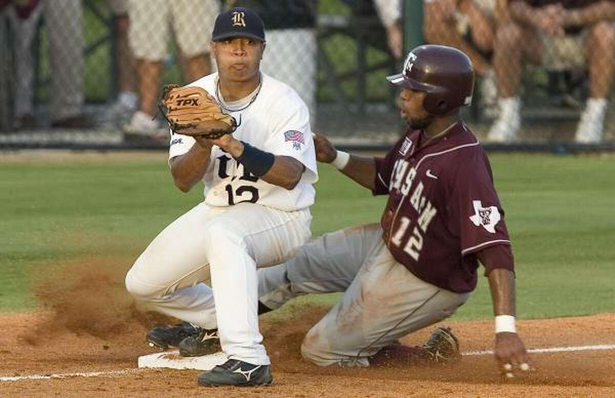 Rice third baseman Diego Seastrunk gets the force out on A&M's Kyle Colligan during the sixth inning.