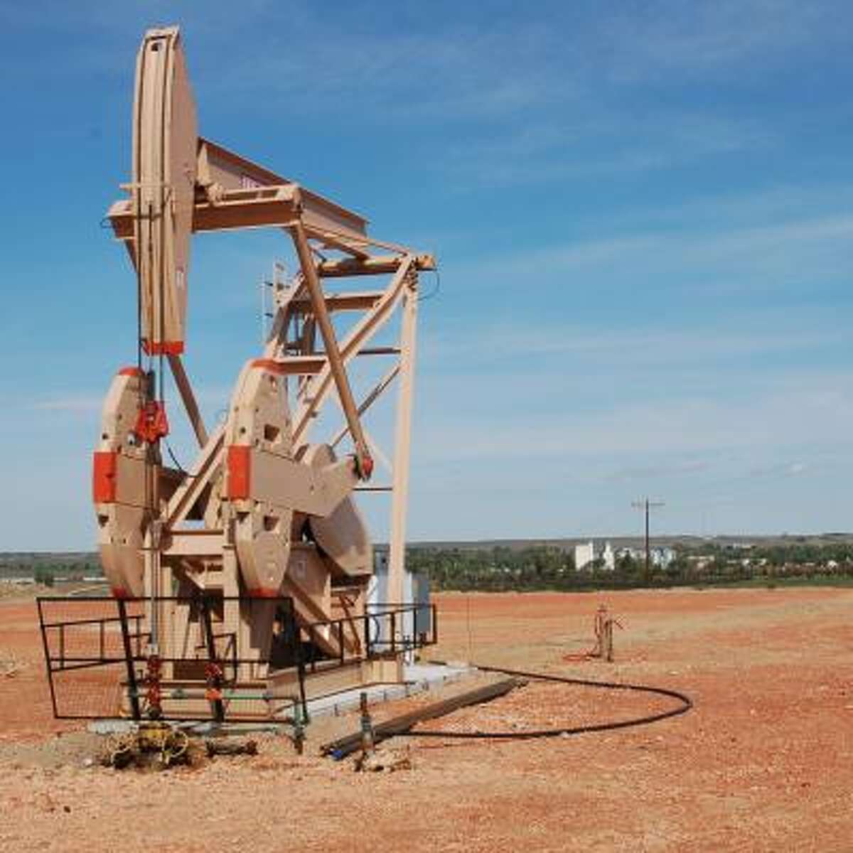 Hopes of oil draw roughnecks to North Dakota