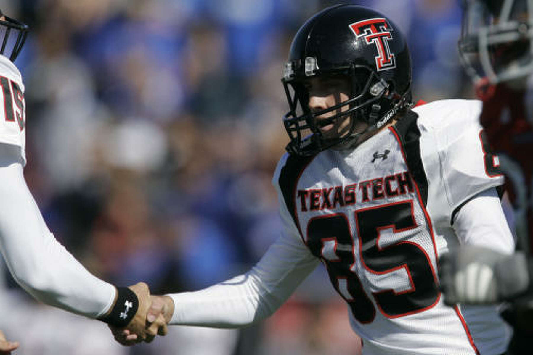 Colleges: Walk-on kicker a hit at Texas Tech